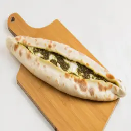 فطيرة جبن زعتر